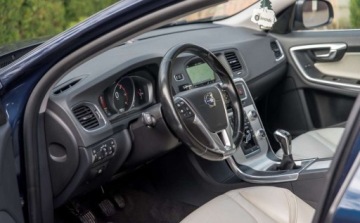 Volvo V60 I Kombi Facelifting 2.0 D4 DRIVE-E 181KM 2015 Volvo V60 Volvo V60 D4 Ocean Race 2.0 Diesel 181KM, zdjęcie 25