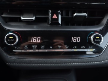 Toyota Corolla XII TS Kombi 1.8 Hybrid 122KM 2021 Toyota Corolla 1.8 Hybrid, Salon Polska, zdjęcie 12