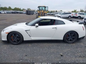 Nissan GT-R 2016 Nissan GT-R Black Edition 2016 3.8l 3.8 Benzyna 545KM, zdjęcie 2