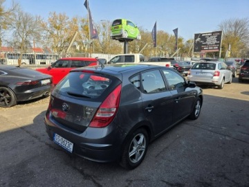 Hyundai i30 I Hatchback 1.4 109KM 2009 Hyundai i30 1.4 Benzyna 108 KM, Dwa klucze, Dwa, zdjęcie 2