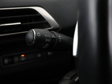 Peugeot 3008 II Plug-In Hybrid Facelifting 1.6 HYBRID 225KM 2021 Peugeot 3008 FV23 phev full led automat virtual, zdjęcie 36