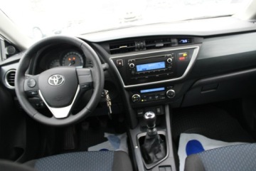 Toyota Auris II Touring Sports Facelifting 1.4 D-4D 90KM 2015 Toyota Auris Salon Polska Gwarancja Klima AU, zdjęcie 13