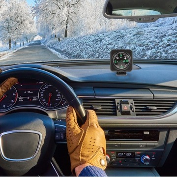 АВТОМОБИЛЬНЫЙ КОМПАС ПОРТАТИВНЫЙ АВТОМОБИЛЬ С КОМПАСОМ НА УЛИЦЕ