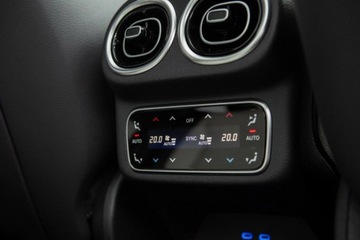 Mercedes GLC C254/X254 Coupe 2.0 220d 197KM 2024 Mercedes-Benz GLC 220d 4Matic Bogate Wyposazenie Mercedes-Benz Autotrade, zdjęcie 31