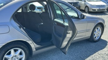 Mercedes Klasa C W203 Sedan W203 1.8 (C 200 Kompressor) 163KM 2003 Mercedes C 200 1.8 Benzyna Moc 163KM Automat, zdjęcie 24