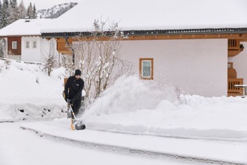 Lekka trwała odśnieżarka akumulatorowa ręczna jak łopata STIGA