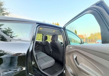 Ford C-MAX II Grand C-MAX Facelifting 1.5 TDCi 95KM 2015 Ford C-MAX Ford C-MAX 1.5 TDCi Start-Stop-System COOLampCONNECT 1.5 95KM, zdjęcie 24