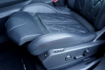 Peugeot 3008 II Plug-In Hybrid Facelifting 1.6 HYBRID 225KM 2022 Peugeot 3008 GT LINE kamera skóra NAWI grip, zdjęcie 17