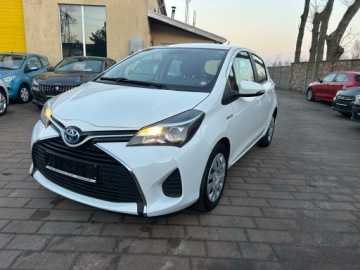 Toyota Yaris III Hatchback 5d Facelifting Hybrid 100KM 2016 Toyota Yaris hybrid-2-osobowy-Homol. ciężarowy-Automatic, zdjęcie 2