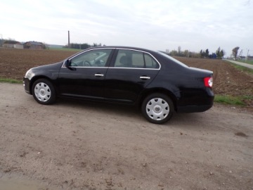 Volkswagen Jetta V 1.6 FSI 115KM 2006 VOLKSWAGEN JETTA 1.6 BENZ ZAMIANA Z NIEMIEC, zdjęcie 4