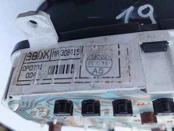 PŘÍSTROJOVÁ DESKA MITSUBISHI OE MR308415
