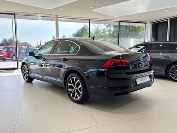 Volkswagen Passat B8 Variant Facelifting 2.0 TDI SCR 150KM 2022 Volkswagen Passat EVO Business / LED / 1właściciel, zdjęcie 1