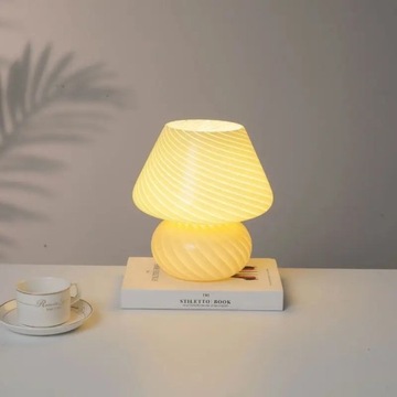 ГРИБНАЯ НАСТОЛЬНАЯ ЛАМПА С БЕЛЫМИ ПОЛОСАМИ ПОЛУПРОЗРАЧНЫЕ СТЕКЛЯННЫЕ НОЧНИЦЫ