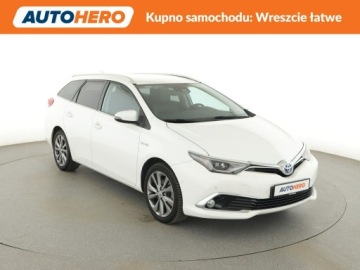 Toyota Auris II Touring Sports Facelifting 1.8 Hybrid 136KM 2016 Toyota Auris HEV full LED półskóra kamera i, zdjęcie 9