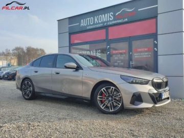 BMW Seria 5 G90-91 2023 BMW Seria 5 M PAKIET PRO GWARANCJA Kamery 360 Zarejestrowany Mozliwa zamia, zdjęcie 33