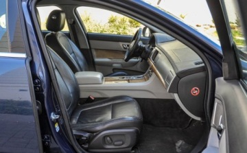 Jaguar XF I Sedan 2.7 BiTurbo D 207KM 2008 Jaguar XF Skory Automat 2.7 Diesel 207KM, zdjęcie 10