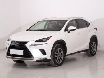 Lexus NX I SUV Facelifting 300h 197KM 2018 Lexus NX 300h, Salon Polska, Serwis ASO, 4X4, zdjęcie 1