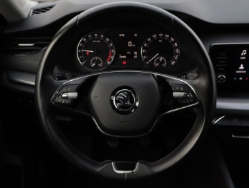 Skoda Octavia IV Liftback 2.0 TDI 115KM 2021 Skoda Octavia 2.0 TDI, Salon Polska, Serwis ASO, zdjęcie 17