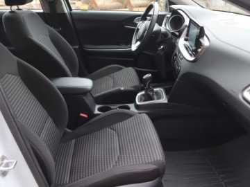 Kia Ceed III Hatchback Facelifting  1.5 T-GDI 160KM 2023 Kia Ceed 1.5 T-GDI, Salon Polska, Serwis ASO, zdjęcie 8