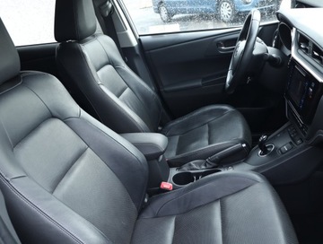 Toyota Auris II Touring Sports Facelifting 1.8 Hybrid 136KM 2016 Toyota Auris Hybrid, Salon Polska, Serwis ASO, zdjęcie 8