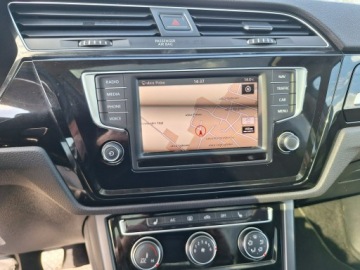 Volkswagen Touran III 2.0 TDI 150KM 2016 Volkswagen Touran Klimatronik Ksenon Nawigacja, zdjęcie 24