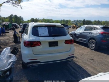 Mercedes GLC C253 2021 Mercedes-Benz GLC 300 4Matic 2021 2.0 Benzyna 255KM, zdjęcie 3