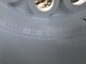 JEEP CHEROKEE RÁFKY PO RENOVACE 4SZT. R15 ORIGINÁLNÍ + PNEUMATIKY 225/70 M+S