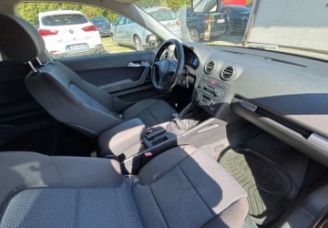Audi A3 8P Hatchback 3d 2.0 FSI 150KM 2003 Audi A3 3-drzwiowe 2003 r. 2.0 Benzyna 150KM, zdjęcie 12
