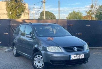 Volkswagen Touran I 2004 Volkswagen Touran Volkswagen Touran 1.6 b OC DO 09.26 PRZESTRONNY Zamia, zdjęcie 1