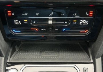 Volkswagen Passat B8 Variant Facelifting 2.0 TDI SCR 200KM 2020 Volkswagen Passat 200 km, Virtual, Hak, LED Matrix, ergoComfort ACC, GPS,, zdjęcie 24