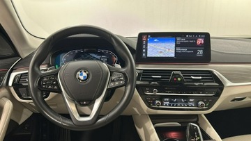 BMW Seria 5 G30-G31 Touring Facelifting 3.0 530d 286KM 2022 BMW 530 xDrive mHEV Luxury Line Kombi, zdjęcie 8
