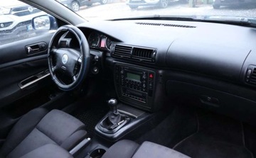 Volkswagen Passat B5 Kombi 1.9 TDI 130KM 2003 Volkswagen Passat Legendarny 1.9 TDI, Grzane fotele, Multifunkcja. 1.9, zdjęcie 10