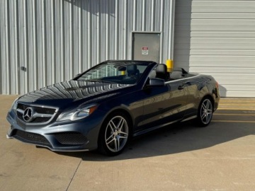 Mercedes Klasa E W212 2014 Mercedes-Benz Klasa E E550 2014 4.7 Benzyna 402KM, zdjęcie 3