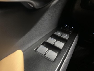 Lexus UX Crossover Facelifting 2.0 250h 184KM 2023 Lexus UX 250h GPF F Sport Design 2WD Lexus UX 250h, zdjęcie 12