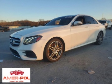 Mercedes Klasa E W213 2018 Mercedes-Benz Klasa E 2018 MERCEDES-BENZ E 300 4MATIC 2.0 Benzyna 241KM