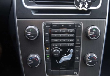 Volvo V60 I Kombi 2.0 D3 163KM 2011 Volvo V60 D3_ Automat_ Hak_ Skory_ Nawigacja_ 2.0 Diesel 163KM, zdjęcie 20