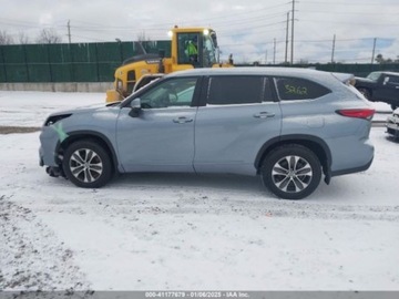 Toyota Highlander III 2022 Toyota Highlander 2022r., XLE, od ubezpieczalni 3.5 Benzyna 295KM, zdjęcie 3