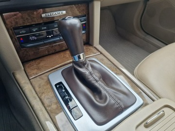 Mercedes Klasa E W212 Limuzyna 250 CGI BlueEFFICIENCY 204KM 2010 Mercedes E 250 CGI Elegance Automat Navi Skóry, zdjęcie 31