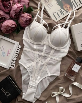 Боди на кружевных бретелях, пуш-ап.