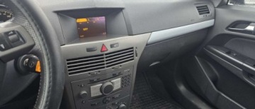 Opel Astra H Kombi 1.7 CDTI ECOTEC 100KM 2005 Opel Astra Opel Astra lll 1.7CDTI 2005r klima kombi 1.7 Diesel 101KM, zdjęcie 5