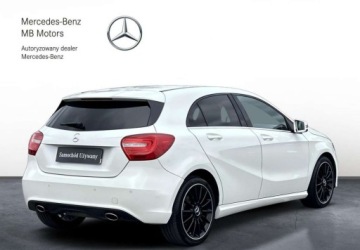 Mercedes Klasa A W176 Hatchback 5d 1.6 180 BlueEFFICIENCY 122KM 2014 Mercedes-Benz Klasa A Salon PL Panorama Czujniki Bi-ksenon Podgrzewane fot, zdjęcie 4