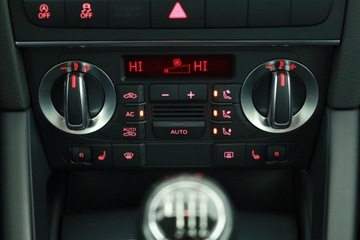Audi A3 8P Hatchback 3d 1.2 TFSI 105KM 2012 Audi A3 1.2 TFSI, Klima, Klimatronic, Tempomat, zdjęcie 10