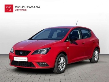 Seat Ibiza IV Hatchback 5d Facelifting 1.2 TSI 90KM 2016 Seat Ibiza Climatronic czujniki parkowania kierownica multi Bluetooth