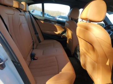BMW Seria 5 G30-G31 2022 BMW Seria 5 540xi 2022 3.0l 3.0 Benzyna 335KM, zdjęcie 10