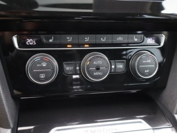 Volkswagen Passat B8 Limousine 2.0 TDI BlueMotion SCR 190KM 2017 VW Passat 2.0 TDI, Salon Polska, Serwis ASO, zdjęcie 11
