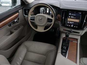 Volvo V90 II Kombi 2.0 D4 190KM 2017 Volvo V90 D4 AWD, 187 KM, 4X4, Automat, Skóra, zdjęcie 6