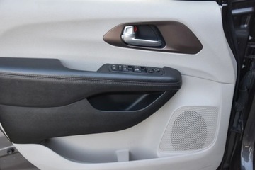 Chrysler Pacifica II 3.6 V6 291KM 2017 Chrysler Pacifica CHRYSLER PACIFICA 3.6 291KM 8-OSOB LED DVD Martwe-Pole K, zdjęcie 17