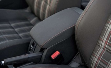 Volkswagen Golf VI Cabriolet 2.0 TSI GTI 210KM 2013 Volkswagen Golf Volkswagen Golf Cabrio GTI 2.0 Benzyna 210KM, zdjęcie 9