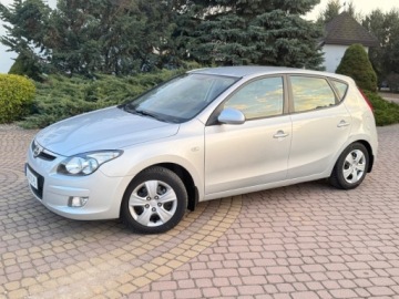 Hyundai i30 I Hatchback 1.4 109KM 2010 Hyundai i30 1.4 109KM Klima 4szyby 1- reka Sprawdz 1.4 Benzyna 109KM, zdjęcie 4