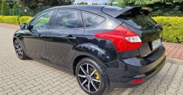 Ford Focus III Kombi 1.0 EcoBoost 125KM 2013 Ford Focus Ford Focus Benzyna 125KM, zdjęcie 7